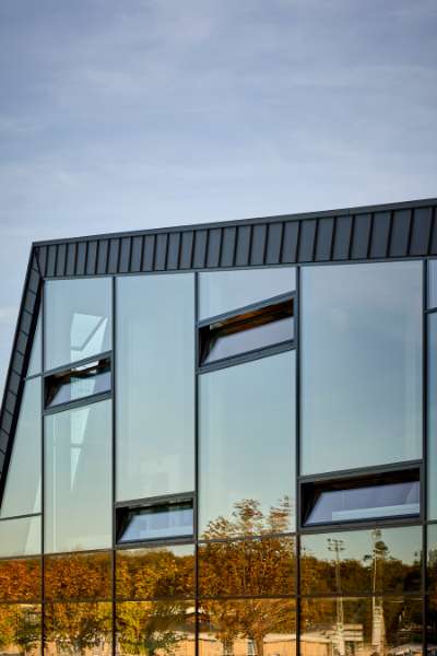 Mere bevægelse bag stålet i Hobro Idrætscenter, Hobro Idrætscenter, Amerikavej 22, 9500 Hobro